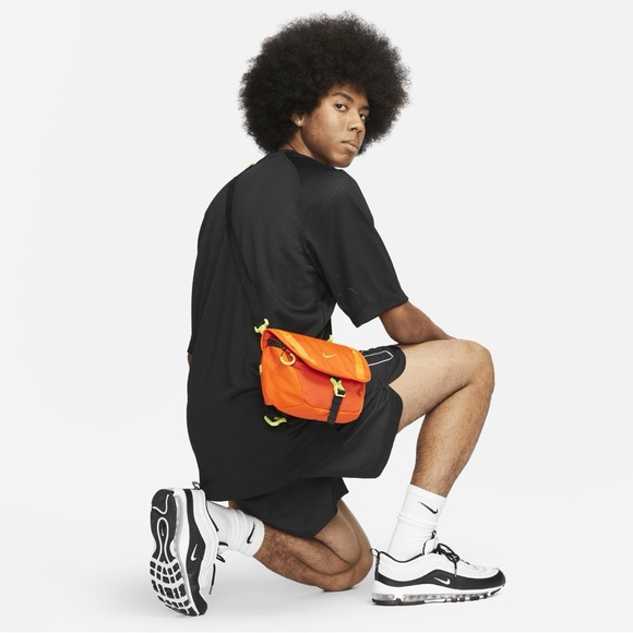 Nike Hike Fanny Pack - Picture 3 of 6